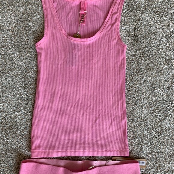 Skims Women's Soft Lounge Two Piece Tank Top Short Set, Bubblegum Pink, S/S NWT - Picture 3 of 6